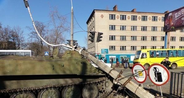 После трагедии в Константиновке в Донецкой области ограничат движение боевой техники 