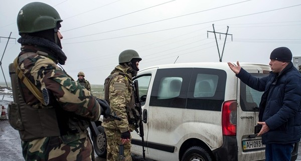 СБУ арестовала военных, которые зарабатывали на пропусках в зону АТО