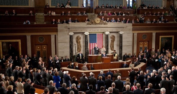 Конгресс США принял резолюцию с призывом к Обаме поставить оружие Украине