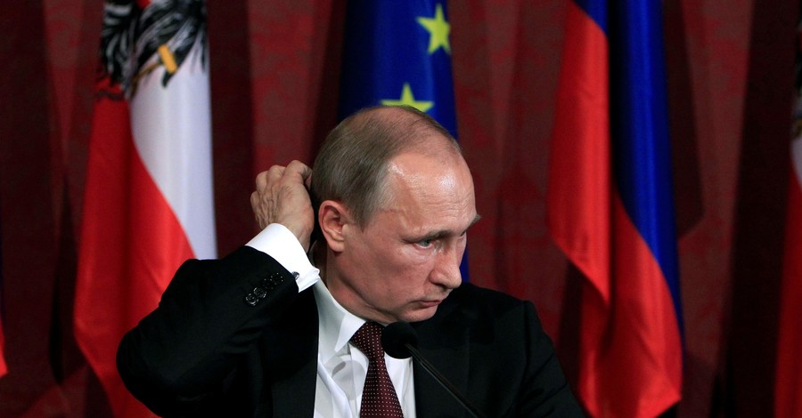 АП: Путин не пригласил Порошенко на День победы