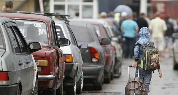 Лишь каждый десятый житель Донбасса готов оставить свой дом
