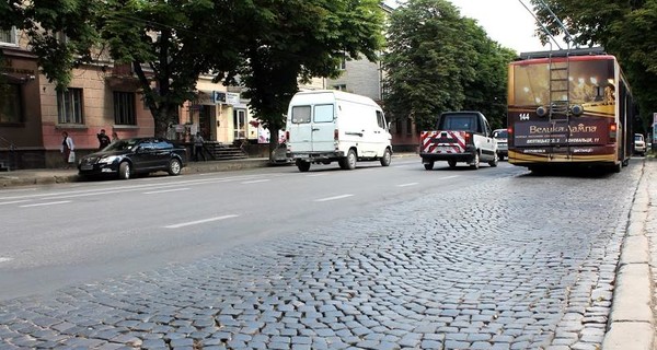 В Тернополе пустят с молотка городскую брусчатку