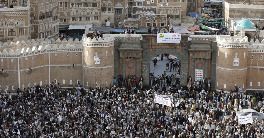 СМИ: Хуситы захватили резиденцию президента Йемена