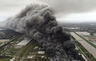 Очевидцы о пожаре на заводе в США: 