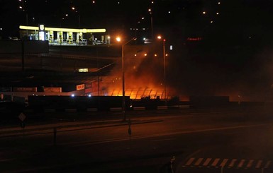 В Киеве потушили крупный пожар: возле метро 