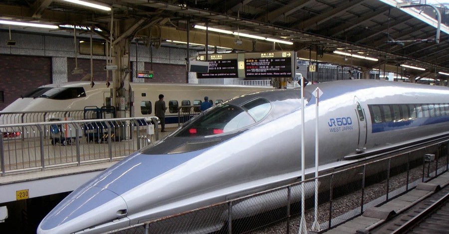 В Японии поезд установил рекорд скорости