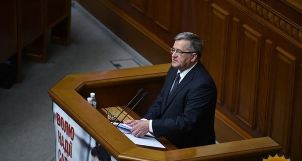 Коморовский: События в Украине несут угрозу для европейского порядка