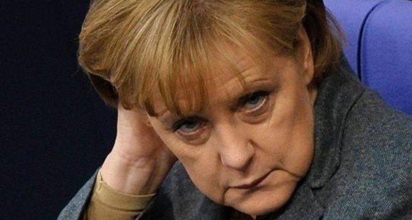 СМИ: Меркель в Москве может встретиться с лидерами оппозиции