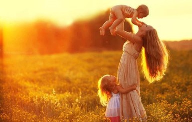 Украина отмечает День матери: история праздника 