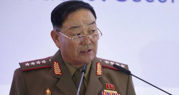 СМИ сообщили о расстреле министра обороны КНДР за сон в неподобающем месте