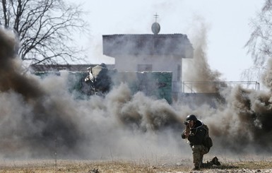В Луганской области на растяжке подорвались двое военных