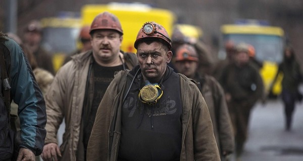 В Донецке из-за обстрелов под землей застряла почти тысяча шахтеров