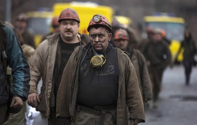 В Донецке из-за обстрелов под землей застряла почти тысяча шахтеров