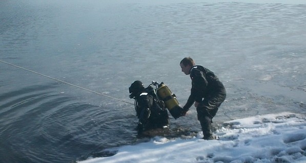 В Киеве утонул рыбак, который пытался спасти свою удочку