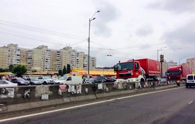 Польша прислала под Киев свои пожарные машины
