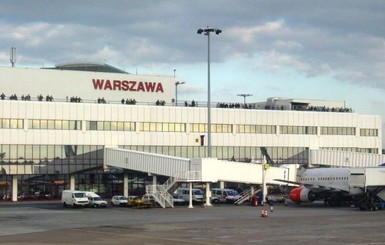 Атака хакеров сорвала работу аэропорта Варшавы