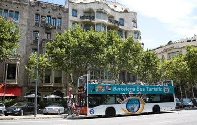 Двое туристов угнали экскурсионный автобус в Барселоне