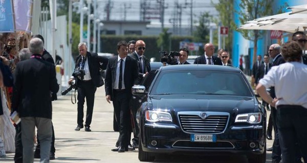 Президент Казахстана застрял в лифте с премьером Италии  