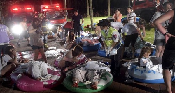 Умер первый человек, пострадавший от взрыва в аквапарке Тайваня