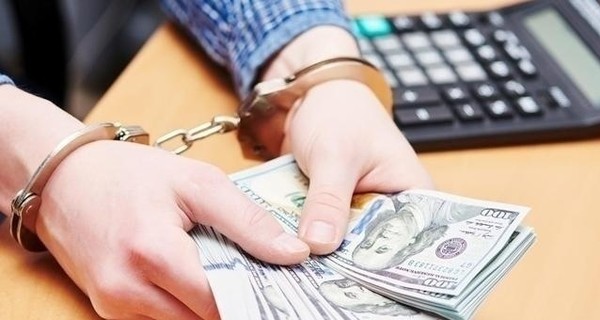 Одесского прокурора поймали на взятке в пять тысяч долларов