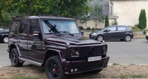 В Киеве полиция оставила записку нарушителю парковки