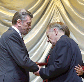 Ющенко присвоил Шухевичу звание Героя Украины 
