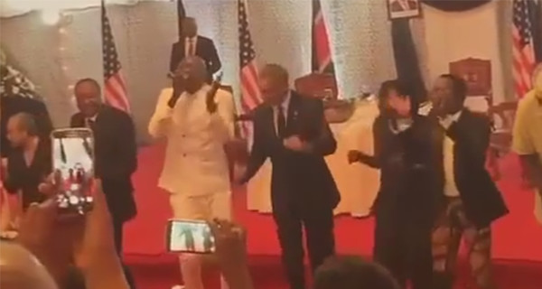 Как Обама в Кении станцевал с президентом Кении