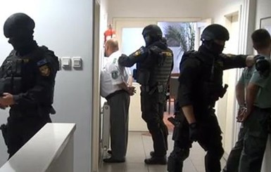 Венгрия задержала 18 таможенников Закарпатья после событий в Мукачево