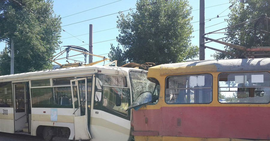 Трамваи в Харькове столкнулись по вине молодого водителя