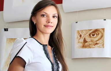 Запорожская художница алкоголь использует не по назначению - пишет им… картины