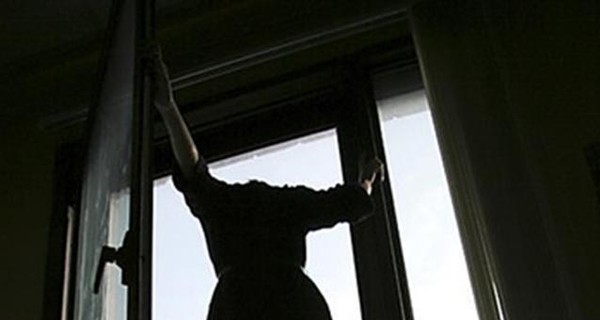 В Киеве женщина выпрыгнула из 7-го этажа