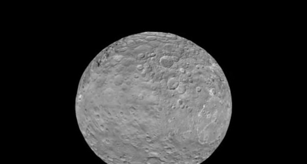 НАСА обнародовало уникальные фото поверхности планеты Цереры 