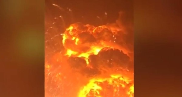 В сети появилось еще одно видео взрыва в городе Тяньцзинь