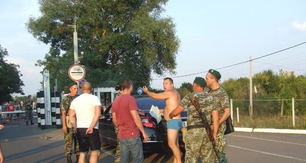 Пьяный полуголый украинец устроил разборки на границе с Венгрией