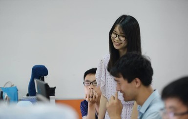 Китайские IT-компании нанимают красивых девушек для мотивации сотрудников