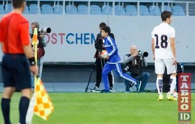 Сын Порошенко подавал мячи на матче 