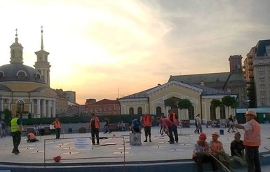 В Киеве сломался новый фонтан на Почтовой площади