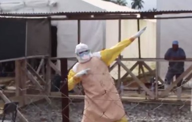 В Сьерра-Леоне отмечают конец эпидемии Эболы песнями и плясками