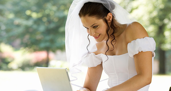 Украинцы смогут официально пожениться в Интернете