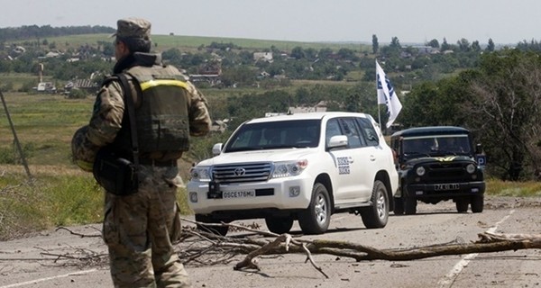 Машина ОБСЕ попала в ДТП в Донецкой области