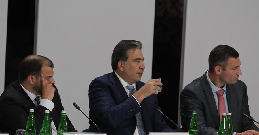 Саакашвили отказывается быть премьером. По крайней мере, до весны
