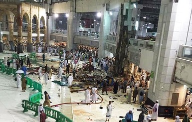 В Саудовской Аравии строительный кран упал на мечеть, 62 человека погибли