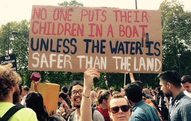 Жители Лондона устроили многотысячный митинг в поддержку беженцев