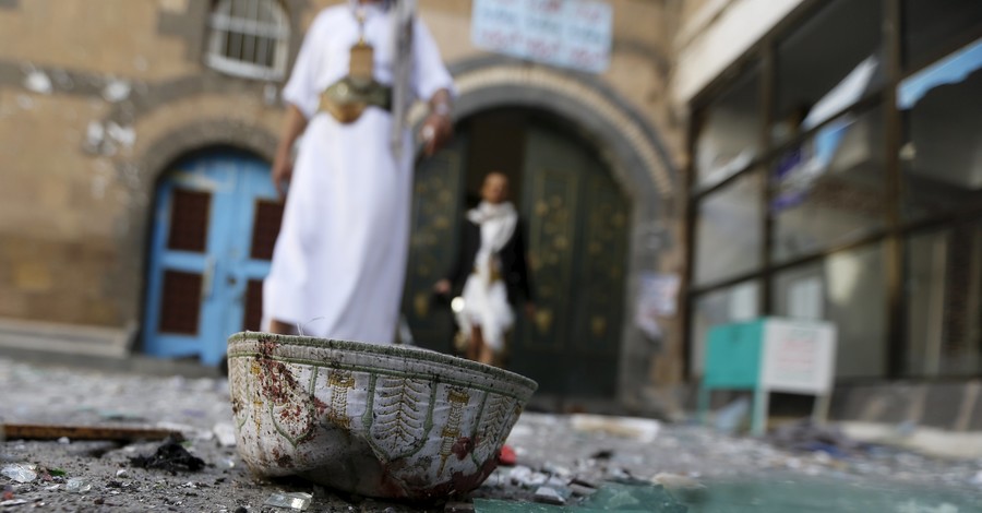 В Йемене прогремел взрыв в мечети, погибли 12 человек