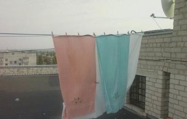 Казус в Кременчуге: простынь и полотенца приняли за российский флаг