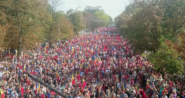 Митинги в Молдове: и левые, и правые ушли в палатки