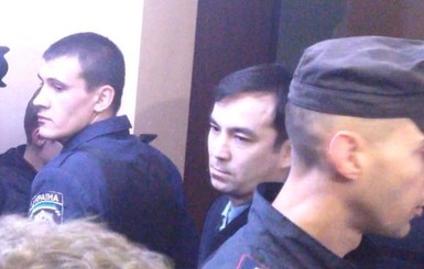 Спецназовцам РФ Ерофееву и Александрову суд Киева продлил арест