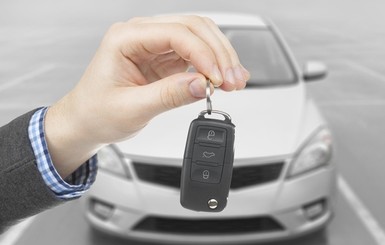 За год продажи машин в Украине упали на 60%