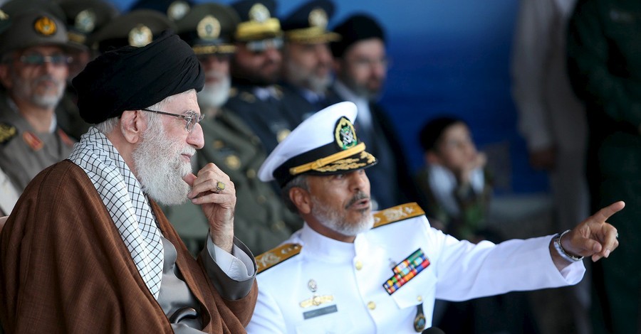 Глава Ирана запретил вести переговоры с США
