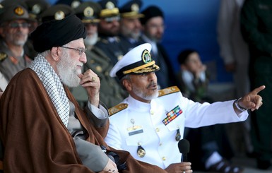Глава Ирана запретил вести переговоры с США
